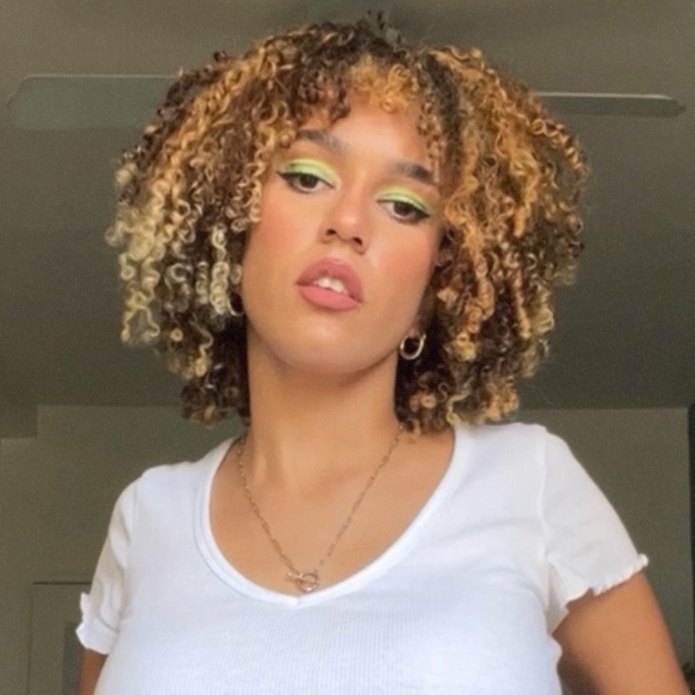 Meet your Posher, Sabrina